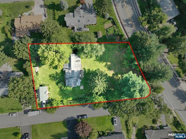 24 N Middletown Road, Montvale, NJ 07645