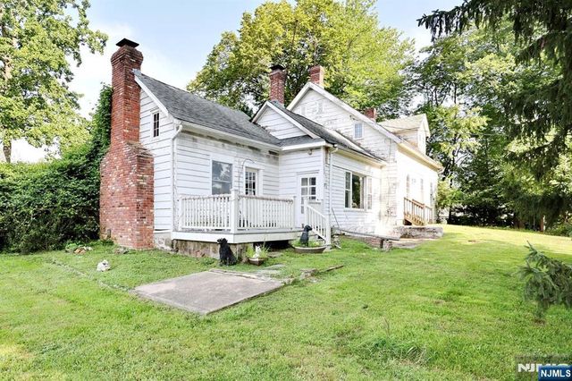 24 N Middletown Road, Montvale, NJ 07645