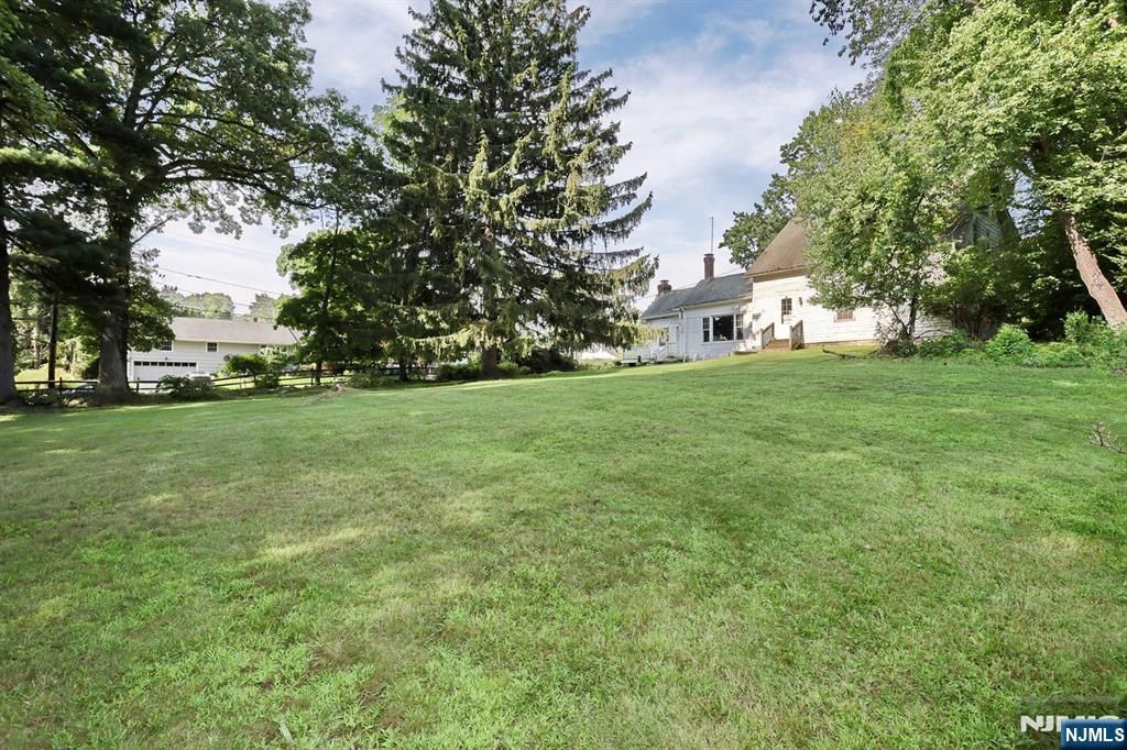 24 N Middletown Road, Montvale, NJ 07645