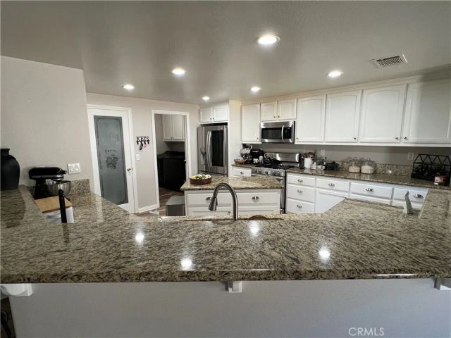 6750 Oak Hill Road, Hesperia, CA 92344