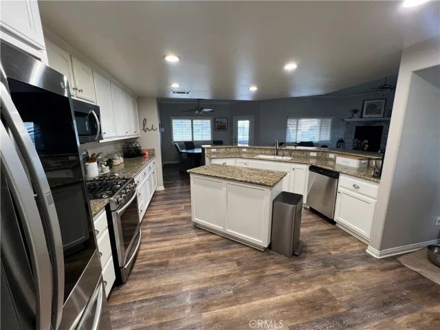 6750 Oak Hill Road, Hesperia, CA 92344