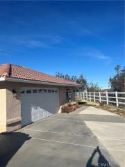 6750 Oak Hill Road, Hesperia, CA 92344