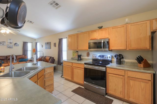 9438 W TROY Drive, Arizona City, AZ 85123