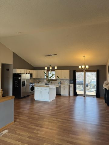 10780 Sailor Way, Woodbury, MN 55129