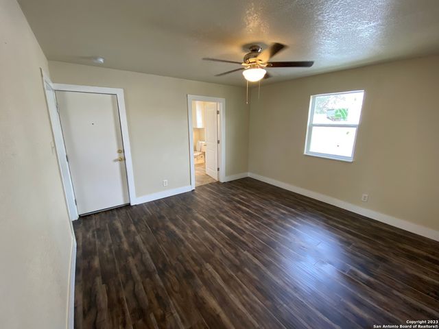 826 SCHLEY AVE, San Antonio, TX 78210