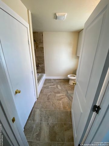 826 SCHLEY AVE, San Antonio, TX 78210