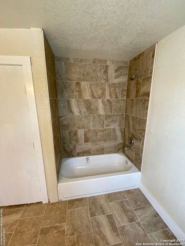 826 SCHLEY AVE, San Antonio, TX 78210