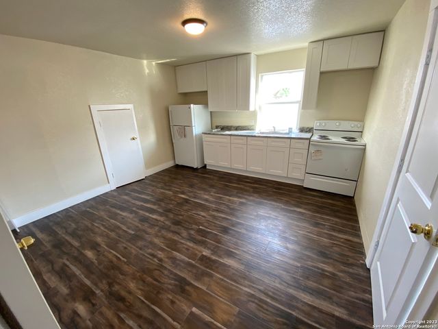 826 SCHLEY AVE, San Antonio, TX 78210