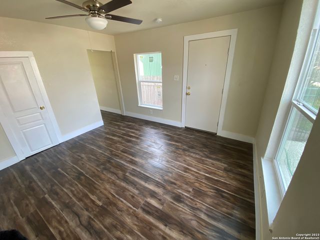 826 SCHLEY AVE, San Antonio, TX 78210