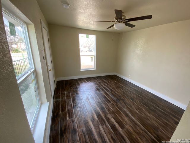 826 SCHLEY AVE, San Antonio, TX 78210