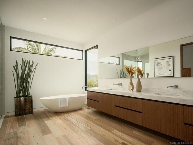 8421 Whale Watch Way, La Jolla, CA 92037