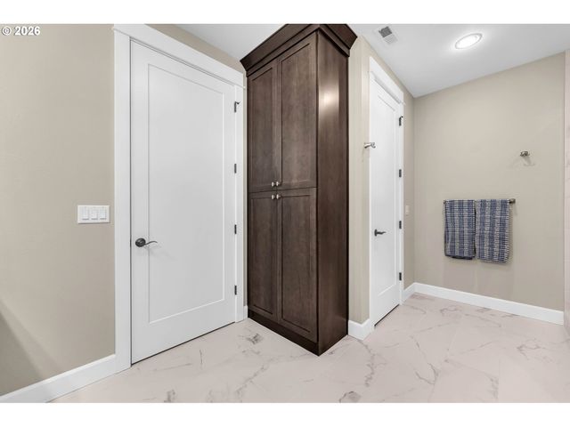 4014 Nw 76TH Ave, Camas, WA 98607