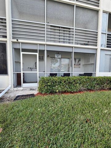 132 Preston Way 132, Boca Raton, FL 33434