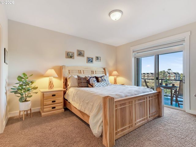 1000 N HOLLADAY Dr 304, Seaside, OR 97138