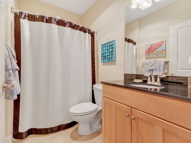 1000 N HOLLADAY Dr 304, Seaside, OR 97138