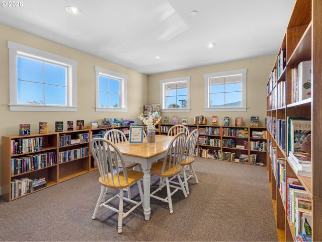 1000 N HOLLADAY Dr 304, Seaside, OR 97138