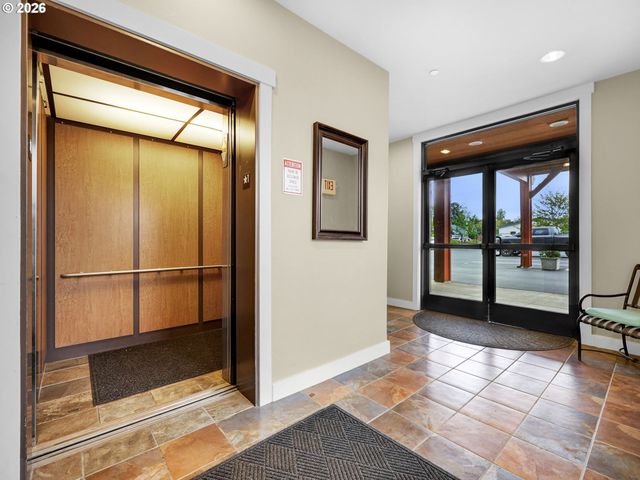 1000 N HOLLADAY Dr 304, Seaside, OR 97138