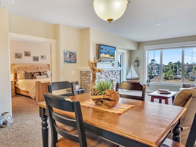 1000 N HOLLADAY Dr 304, Seaside, OR 97138
