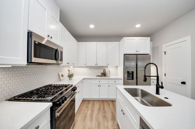 5811 Francis Oak Place, Houston, TX 77091