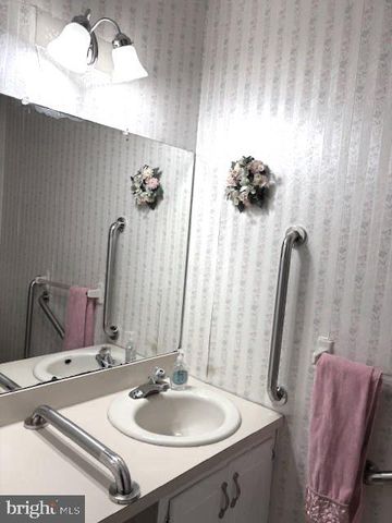 3 QUAY CIR, Sewell, NJ 08080