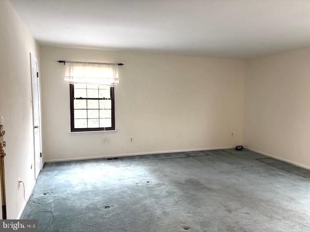 3 QUAY CIR, Sewell, NJ 08080