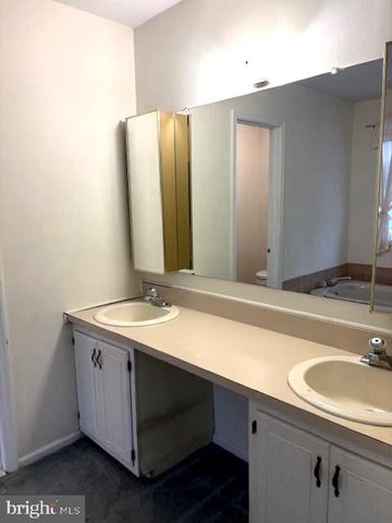 3 QUAY CIR, Sewell, NJ 08080