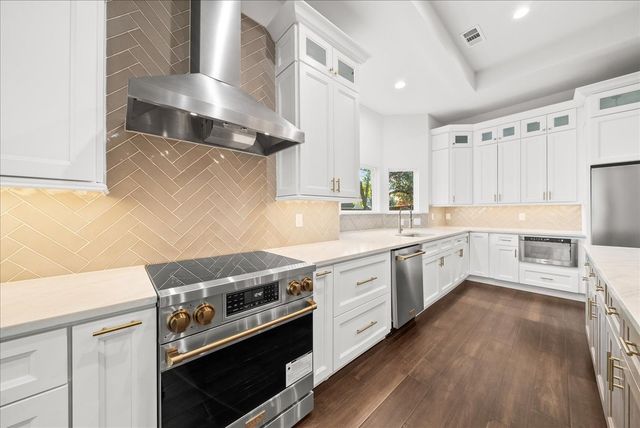 3801 Berry Hill Court, Double Oak, TX 75028