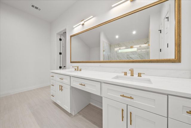 3801 Berry Hill Court, Double Oak, TX 75028