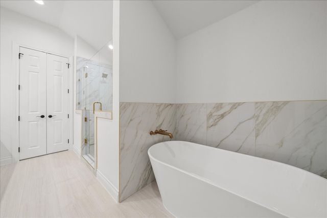 3801 Berry Hill Court, Double Oak, TX 75028