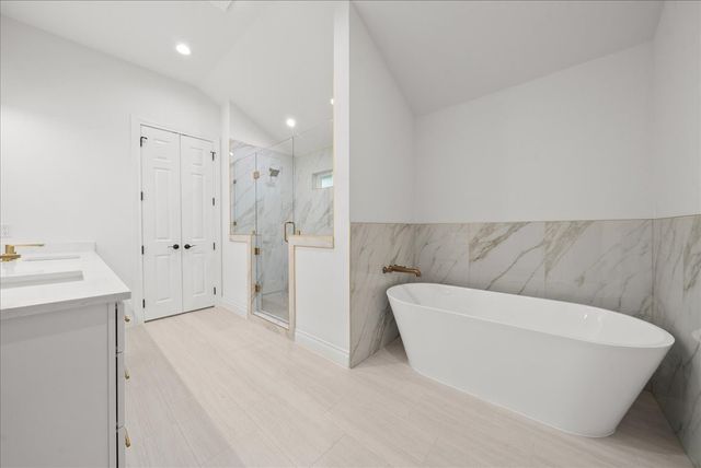 3801 Berry Hill Court, Double Oak, TX 75028