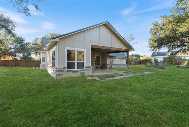 3801 Berry Hill Court, Double Oak, TX 75028