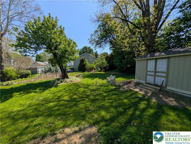 133 North Fairview Street, Nazareth Boro, PA 18064