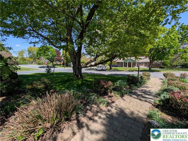 133 North Fairview Street, Nazareth Boro, PA 18064