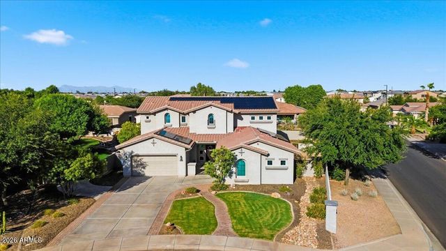 1122 E LODGEPOLE Drive, Gilbert, AZ 85298