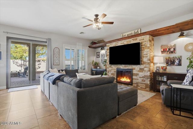 1122 E LODGEPOLE Drive, Gilbert, AZ 85298