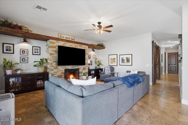 1122 E LODGEPOLE Drive, Gilbert, AZ 85298