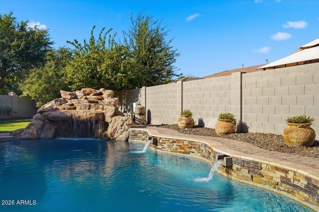 1122 E LODGEPOLE Drive, Gilbert, AZ 85298