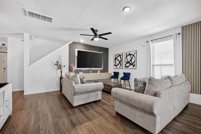 7031 Hobby Wind Ridge Drive, Houston, TX 77075
