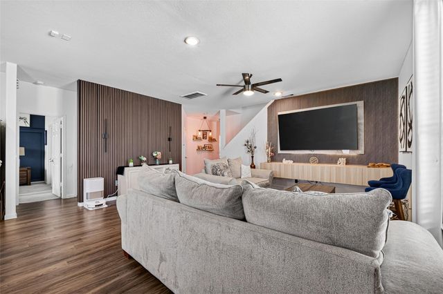 7031 Hobby Wind Ridge Drive, Houston, TX 77075