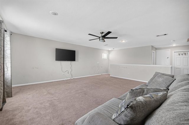7031 Hobby Wind Ridge Drive, Houston, TX 77075