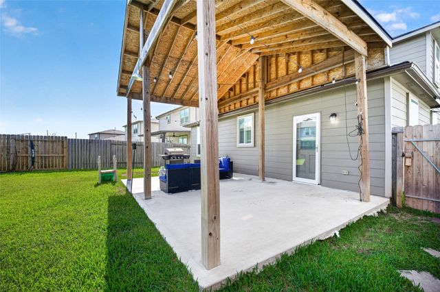 7031 Hobby Wind Ridge Drive, Houston, TX 77075