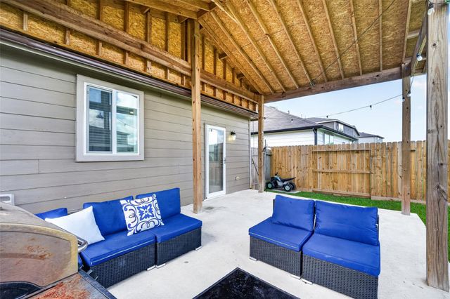 7031 Hobby Wind Ridge Drive, Houston, TX 77075