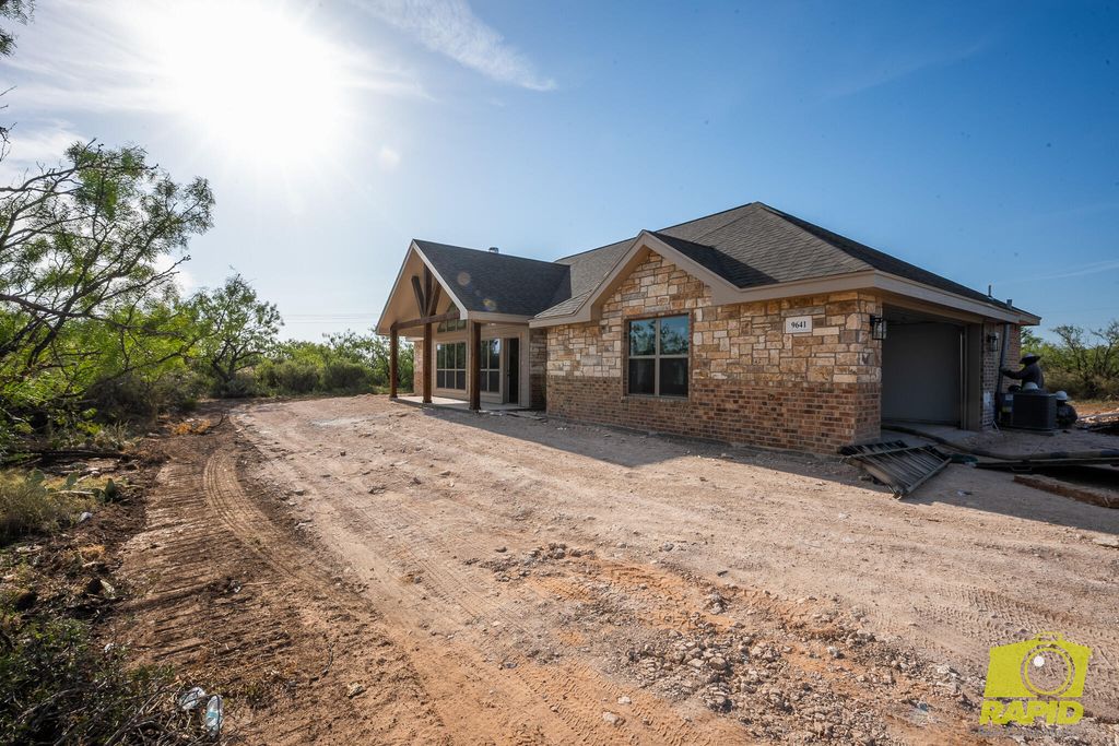 Image 12 of property listing at 9641 Jaguar Trail, San Angelo, TX 76901