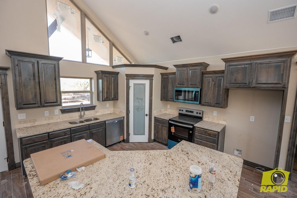 Image 4 of property listing at 9641 Jaguar Trail, San Angelo, TX 76901