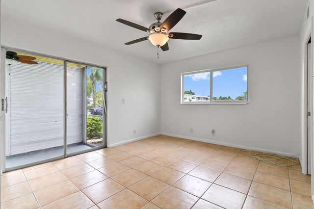 149 Coventry G, West Palm Beach, FL 33417
