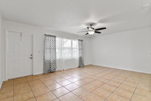 149 Coventry G, West Palm Beach, FL 33417