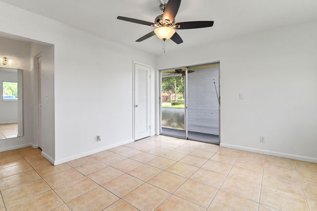 149 Coventry G, West Palm Beach, FL 33417