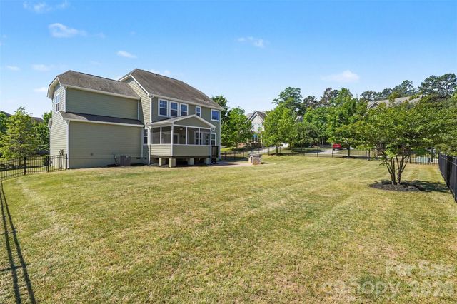 16316 Thoroughbred Trace Lane, Charlotte, NC 28278