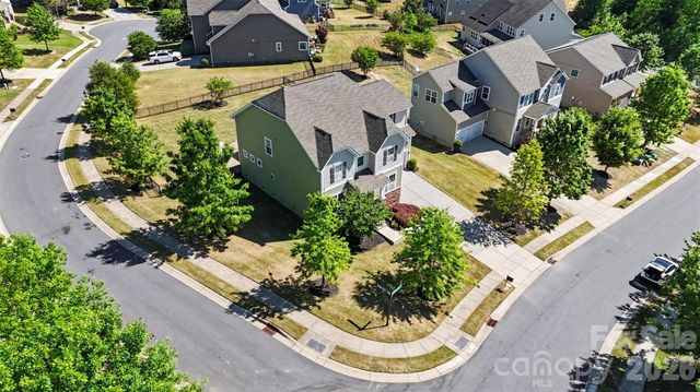 16316 Thoroughbred Trace Lane, Charlotte, NC 28278