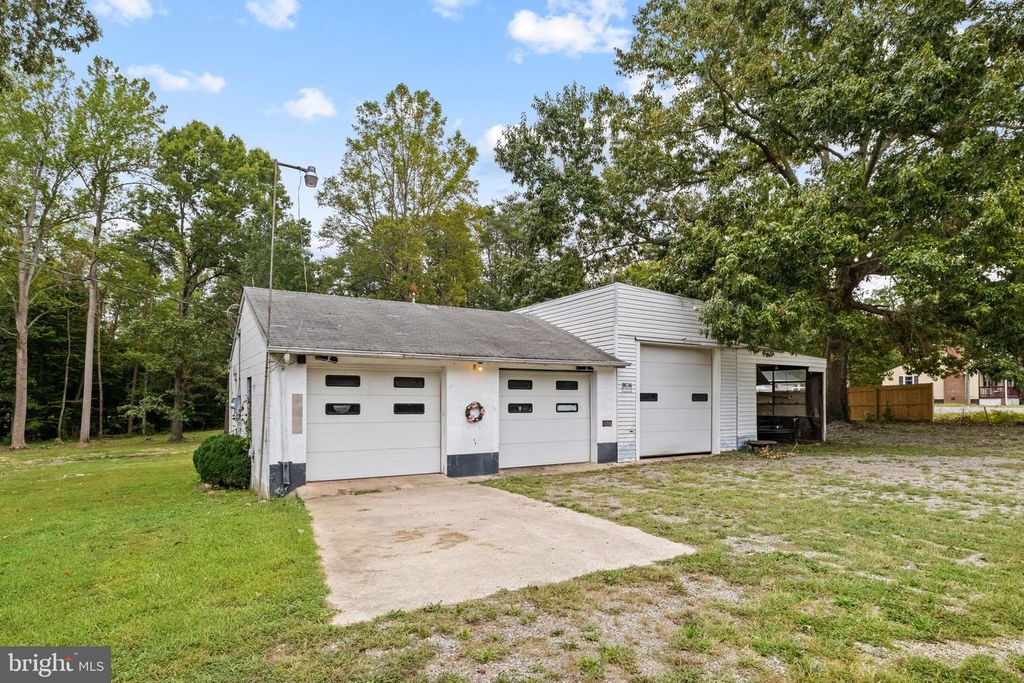 1739 SIGNBOARD RD, Bumpass, VA 23024
